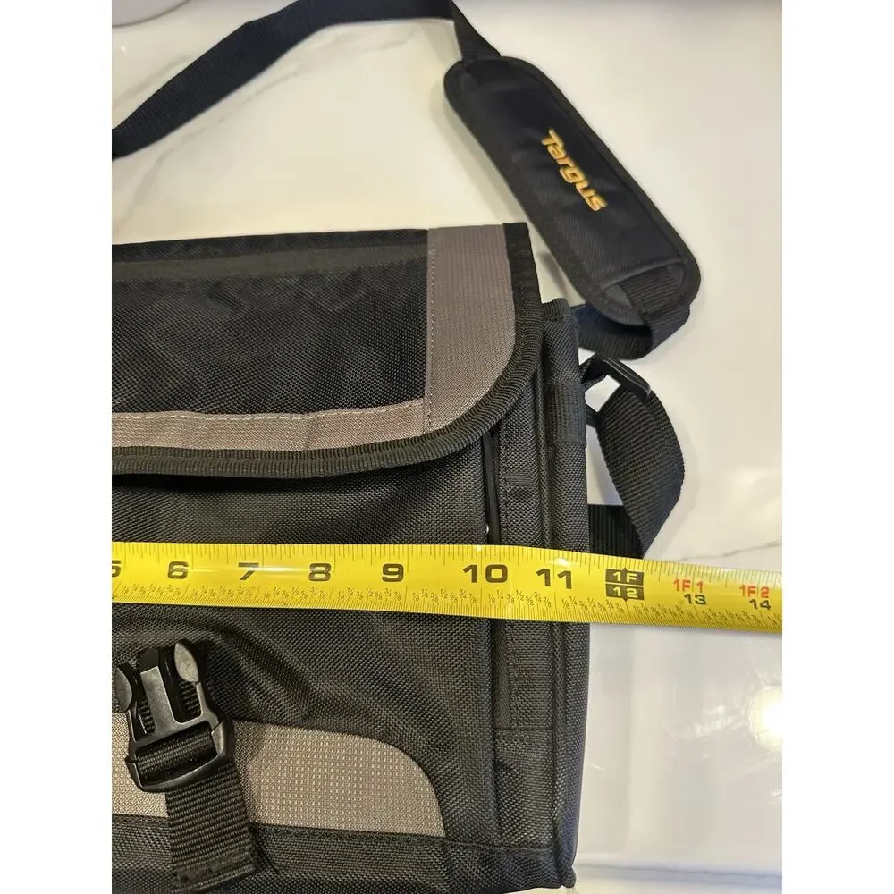 Targus Black Gray Nylon Shoulder Messenger Small Bag Padded Partitions 11”x11”